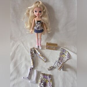 Moxie Girlz Avery Doll With Outfit